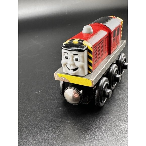 Thomas Wooden Railway Salty Red Train Engine Learning Curve 2003 Vtg-1 - Picture 2 of 10